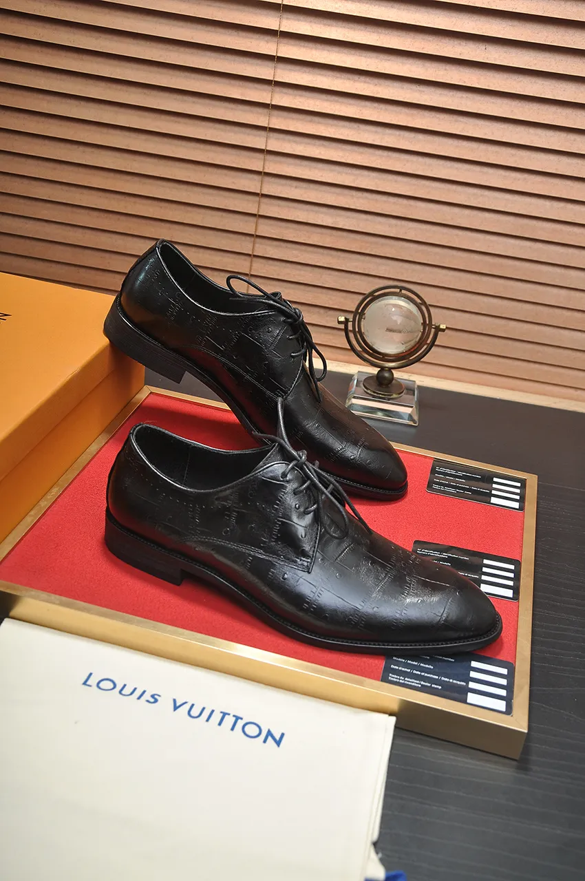 Men's men's shoes 💰540💶 [LV] (original single cowhide lining) 🍀LV's latest genuine leather business suit shoes are launched simultaneously on the official website. The first-layer cowhide imported from Italy is made of heavy gold, 💥official website 1:1 rubber outsole. Versatile to wear, high-end without losing class, and the color combination is extraordinary. This four-season style is alluring when worn on your feet, showing off your big-name flair. Standard code 38-45 (45 customized)